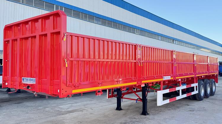 Remolque para carga pesada tractomulas con paneles laterales