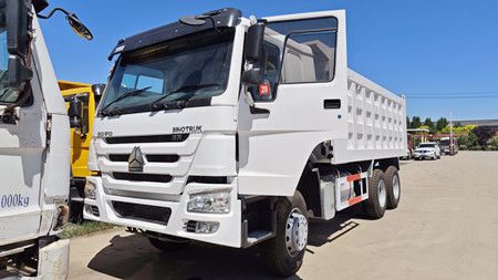 Camión Sinotruk 371 volquete usado